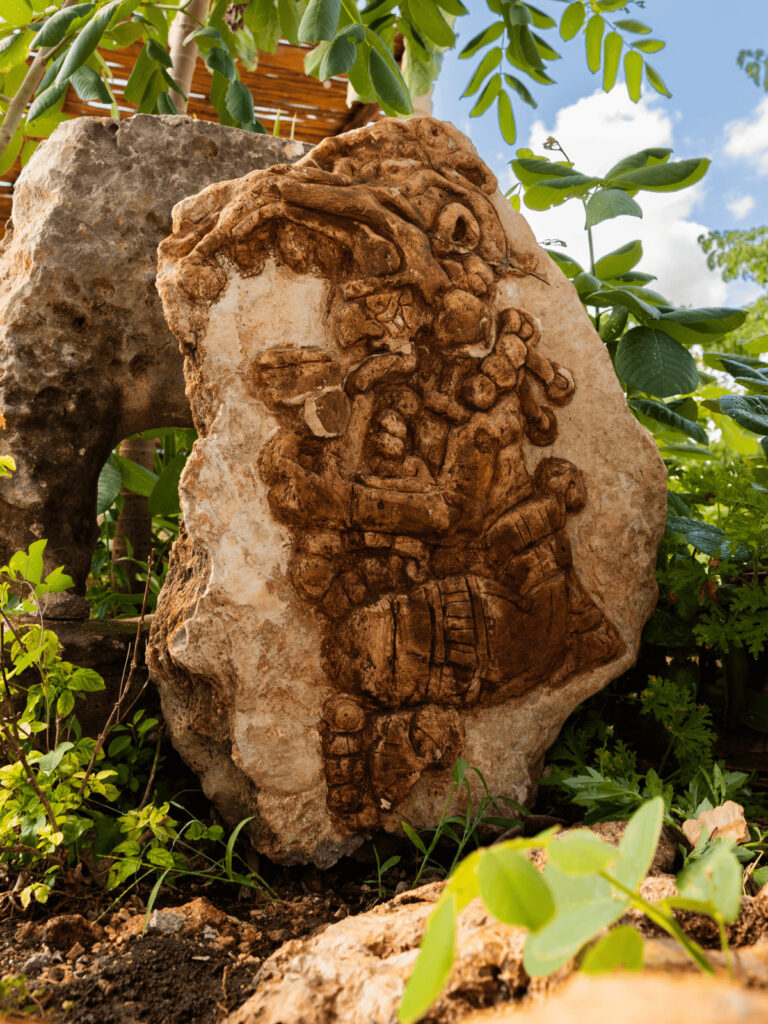 <span data-flowtext="space.estela.title" data-flowtext-resolved="space.estela.title" data-flowtext-template="span" class="flowtext-wrapper flowtext-span-wrapper">Arte y Esculturas de Piedra "Estelas Mayas"</span>